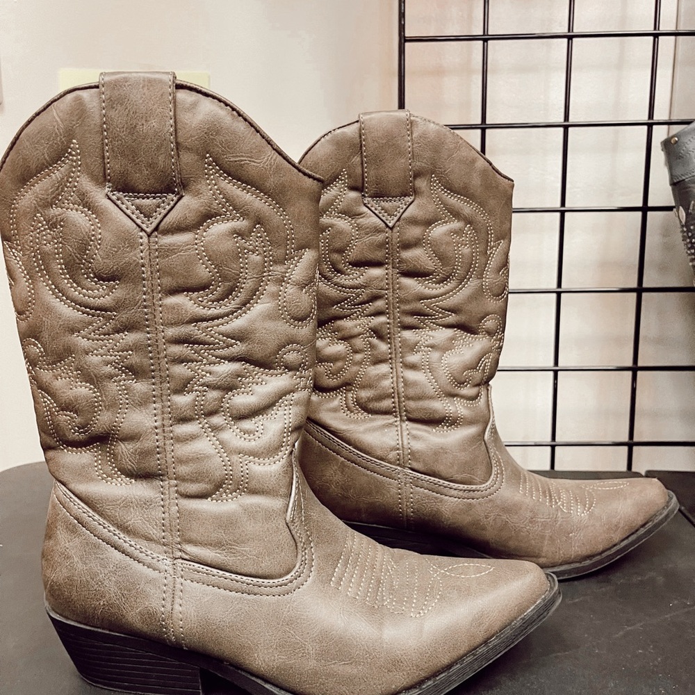 women’s boots